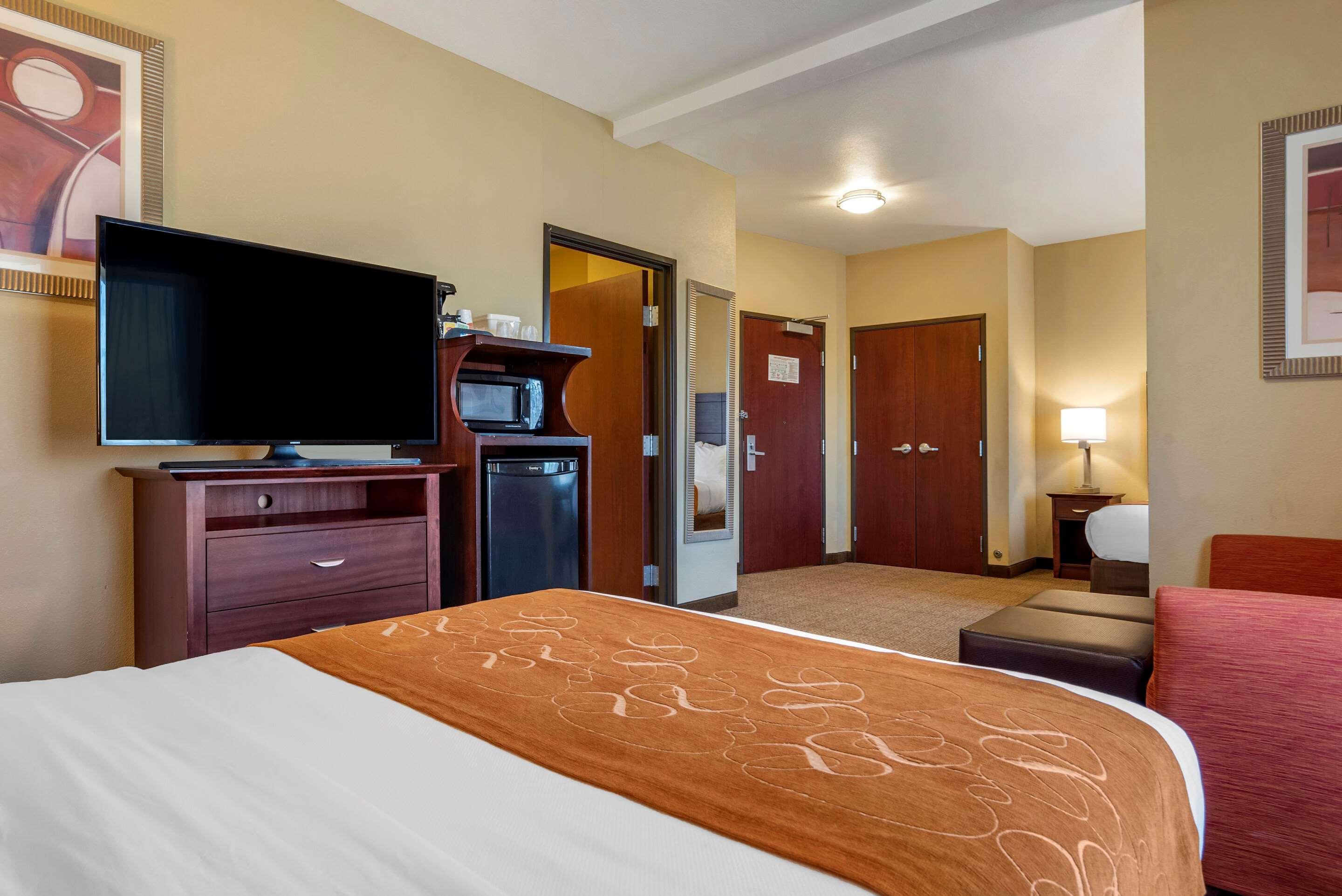 Comfort Suites Airport South Монтгомъри Екстериор снимка