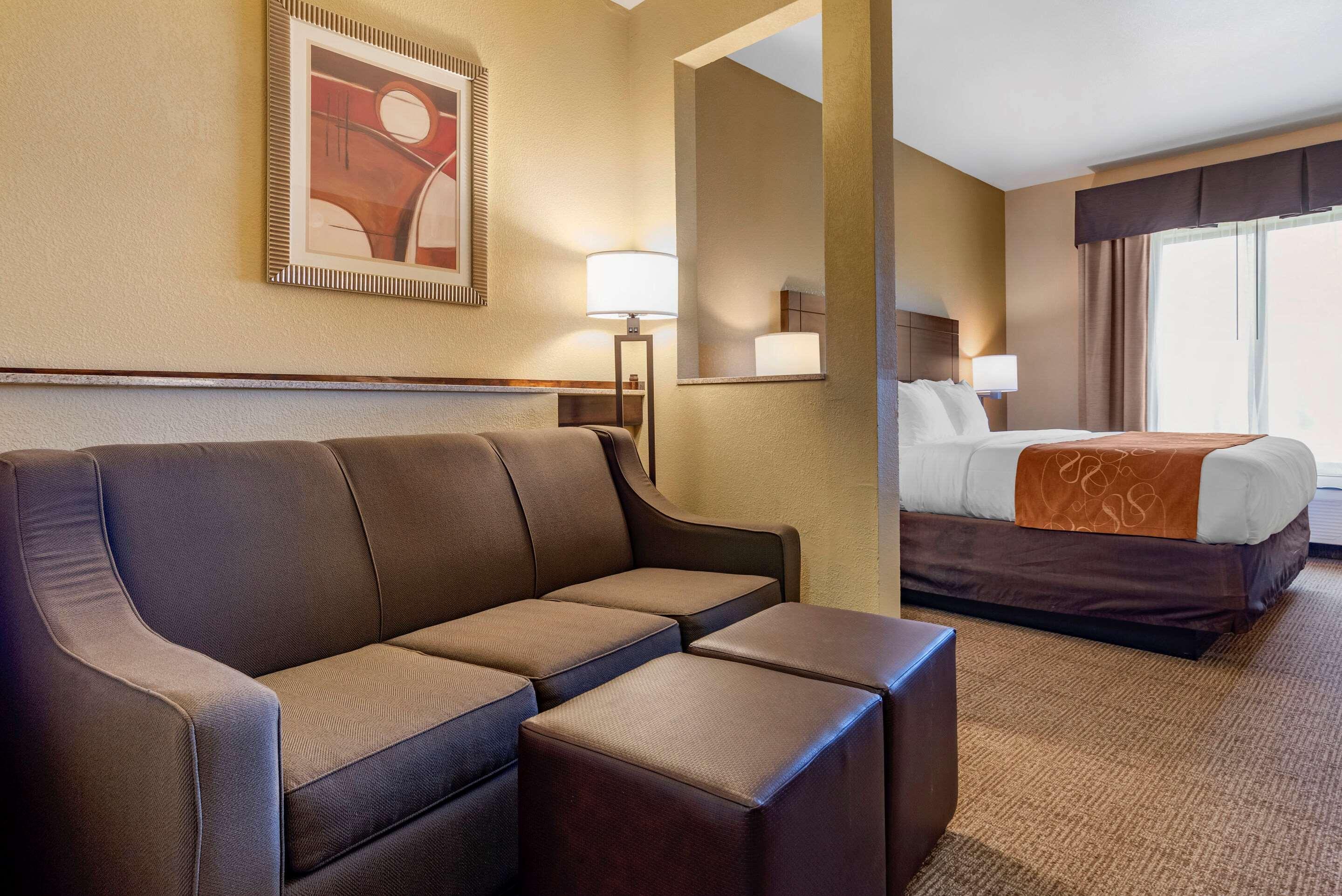 Comfort Suites Airport South Монтгомъри Екстериор снимка