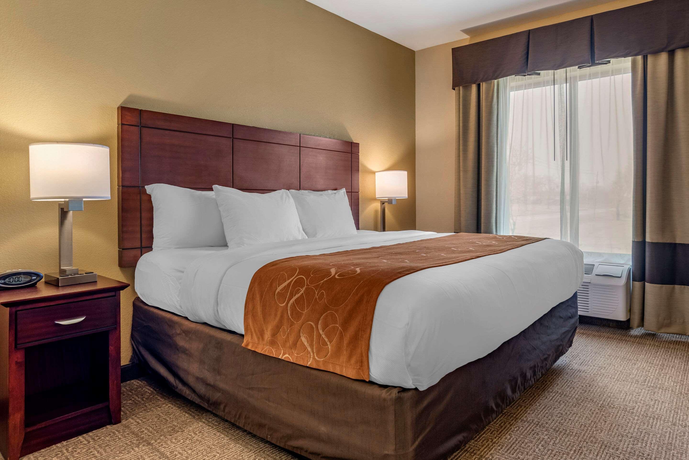 Comfort Suites Airport South Монтгомъри Екстериор снимка