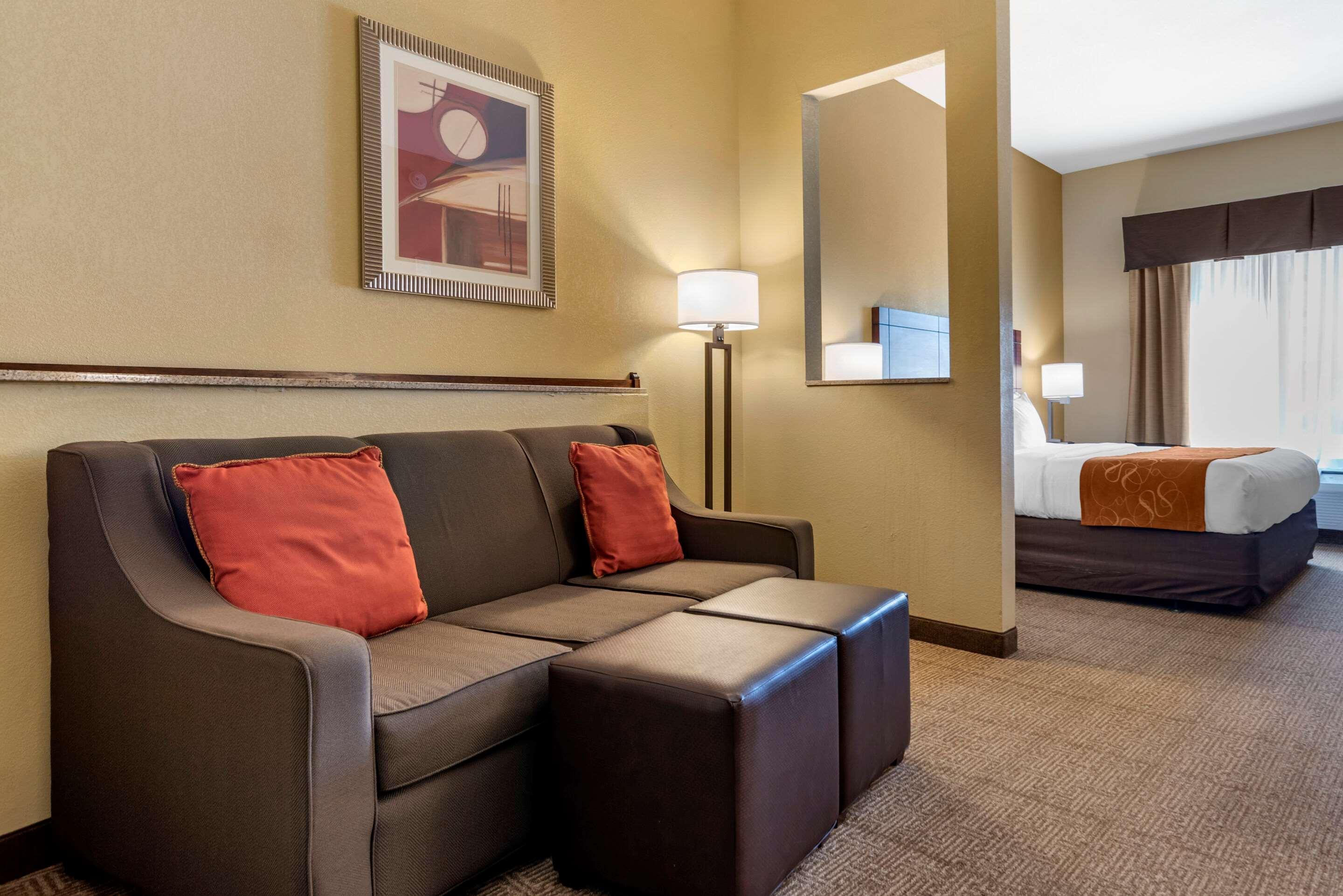 Comfort Suites Airport South Монтгомъри Екстериор снимка