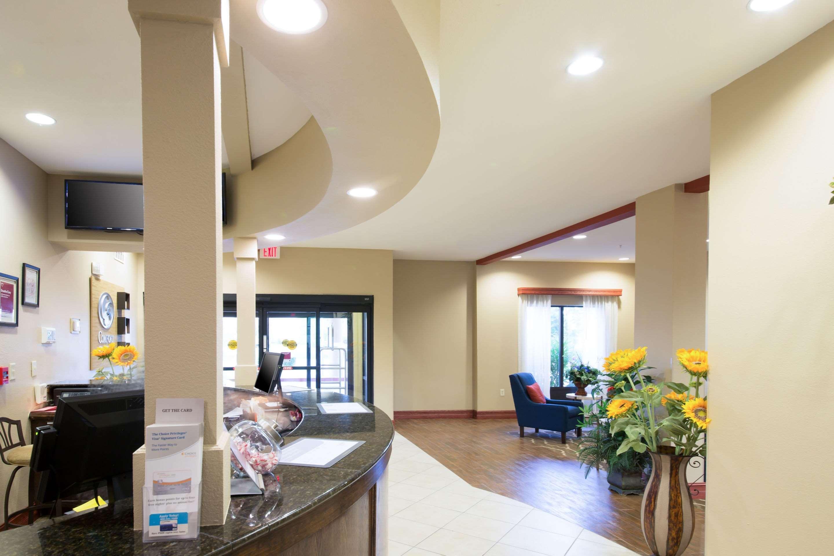 Comfort Suites Airport South Монтгомъри Екстериор снимка