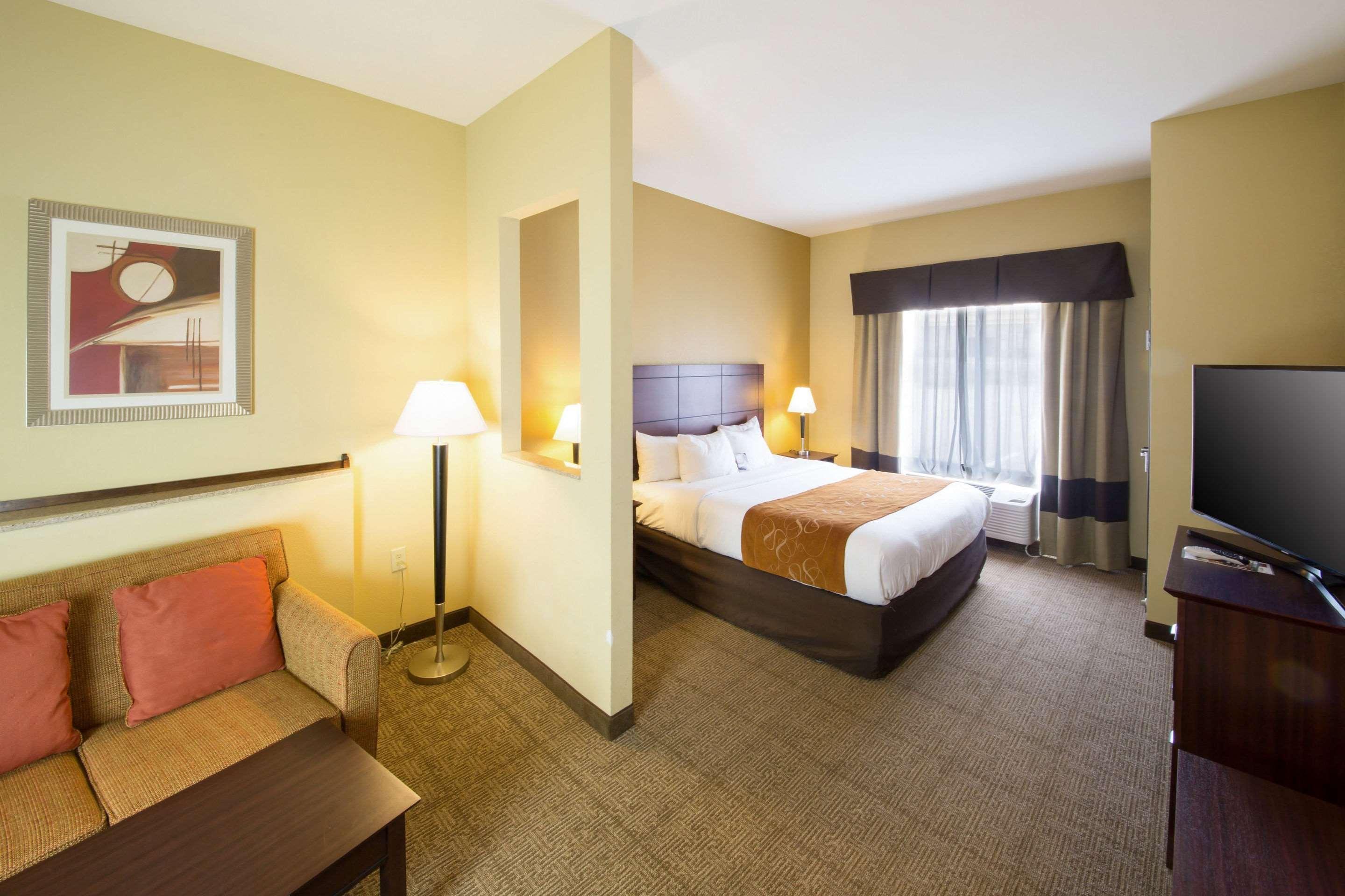 Comfort Suites Airport South Монтгомъри Екстериор снимка