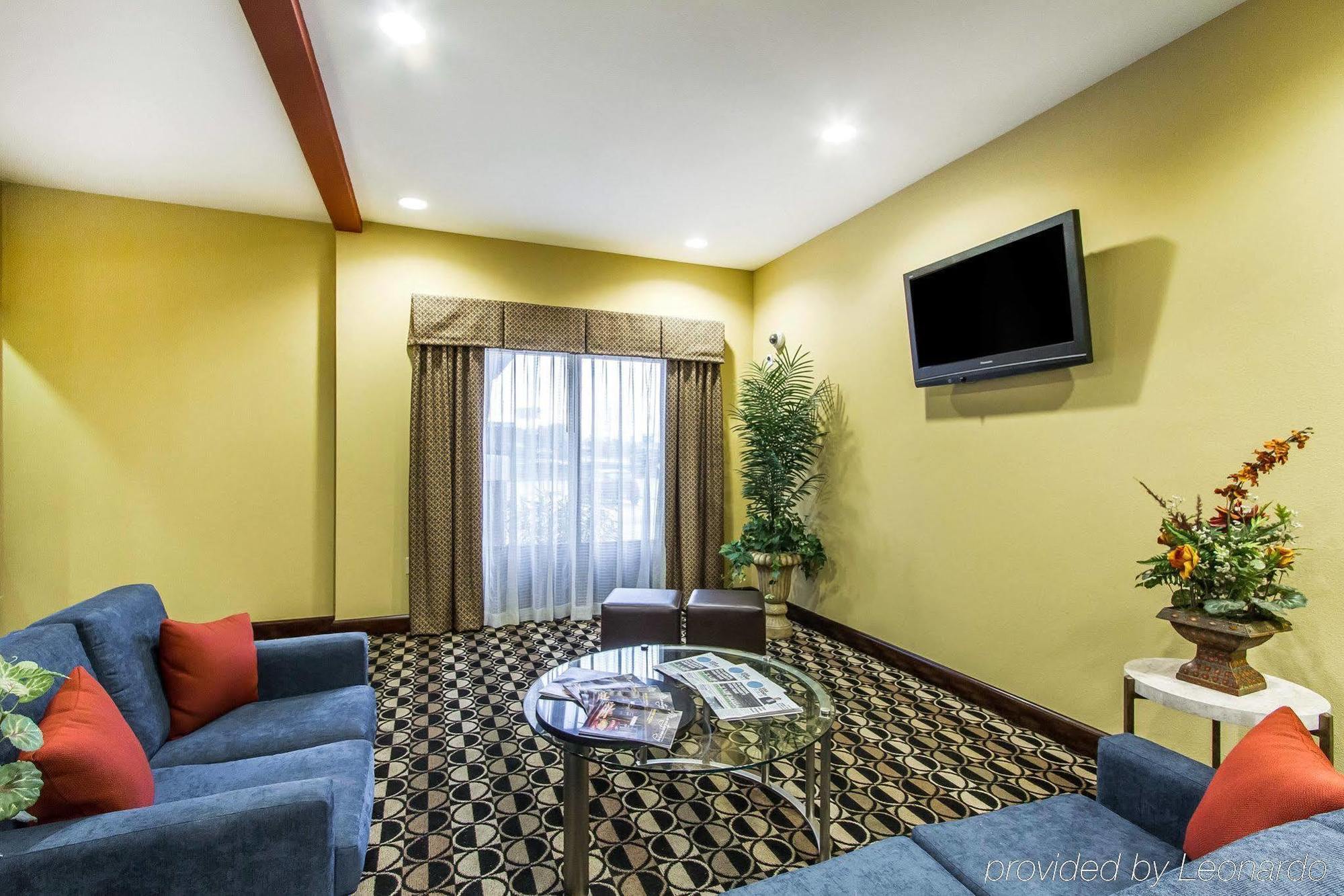 Comfort Suites Airport South Монтгомъри Екстериор снимка