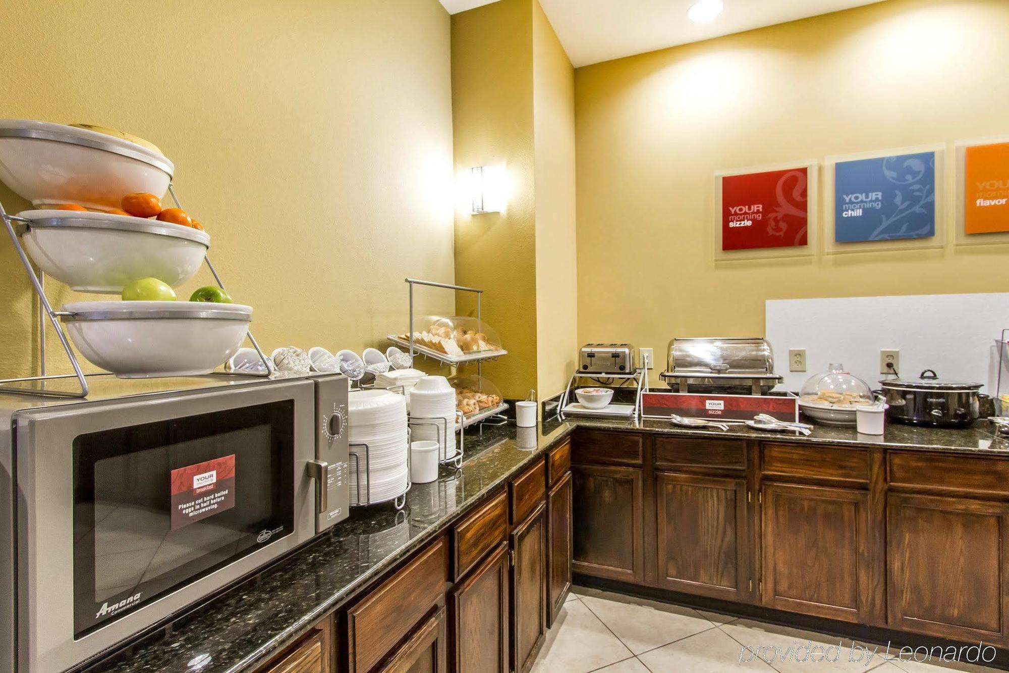 Comfort Suites Airport South Монтгомъри Екстериор снимка