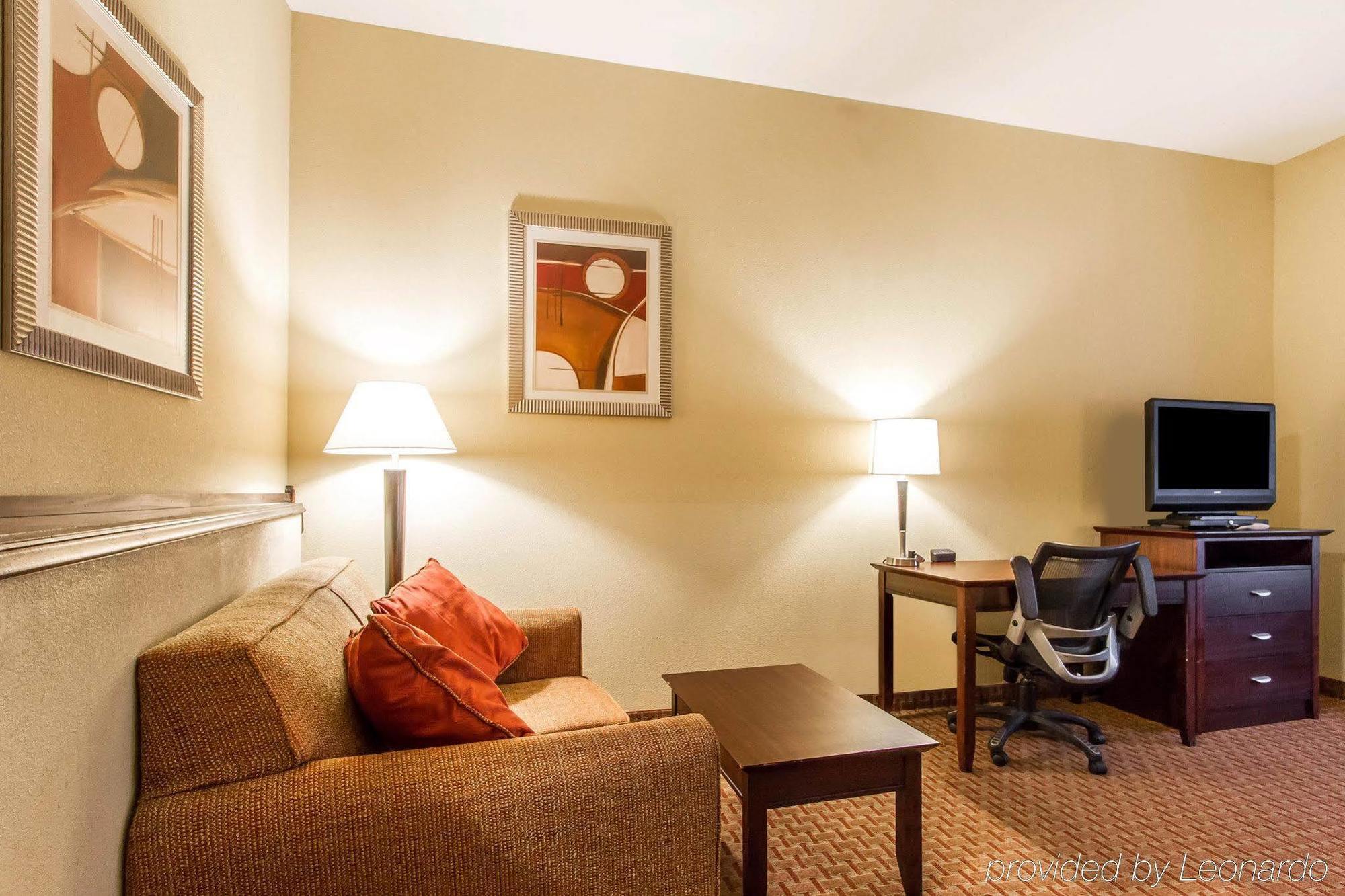 Comfort Suites Airport South Монтгомъри Екстериор снимка