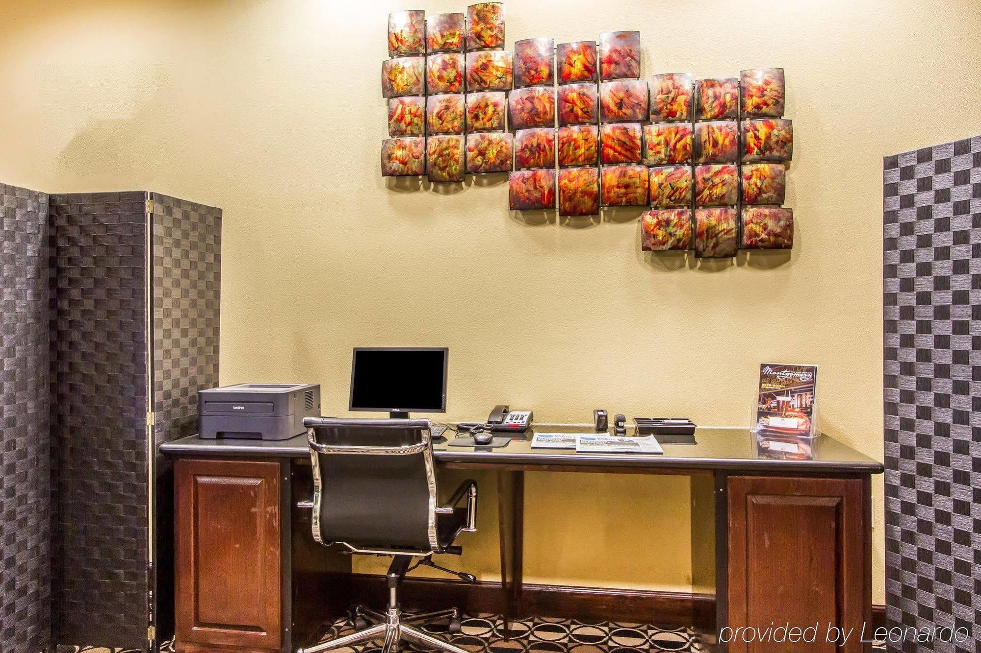 Comfort Suites Airport South Монтгомъри Екстериор снимка