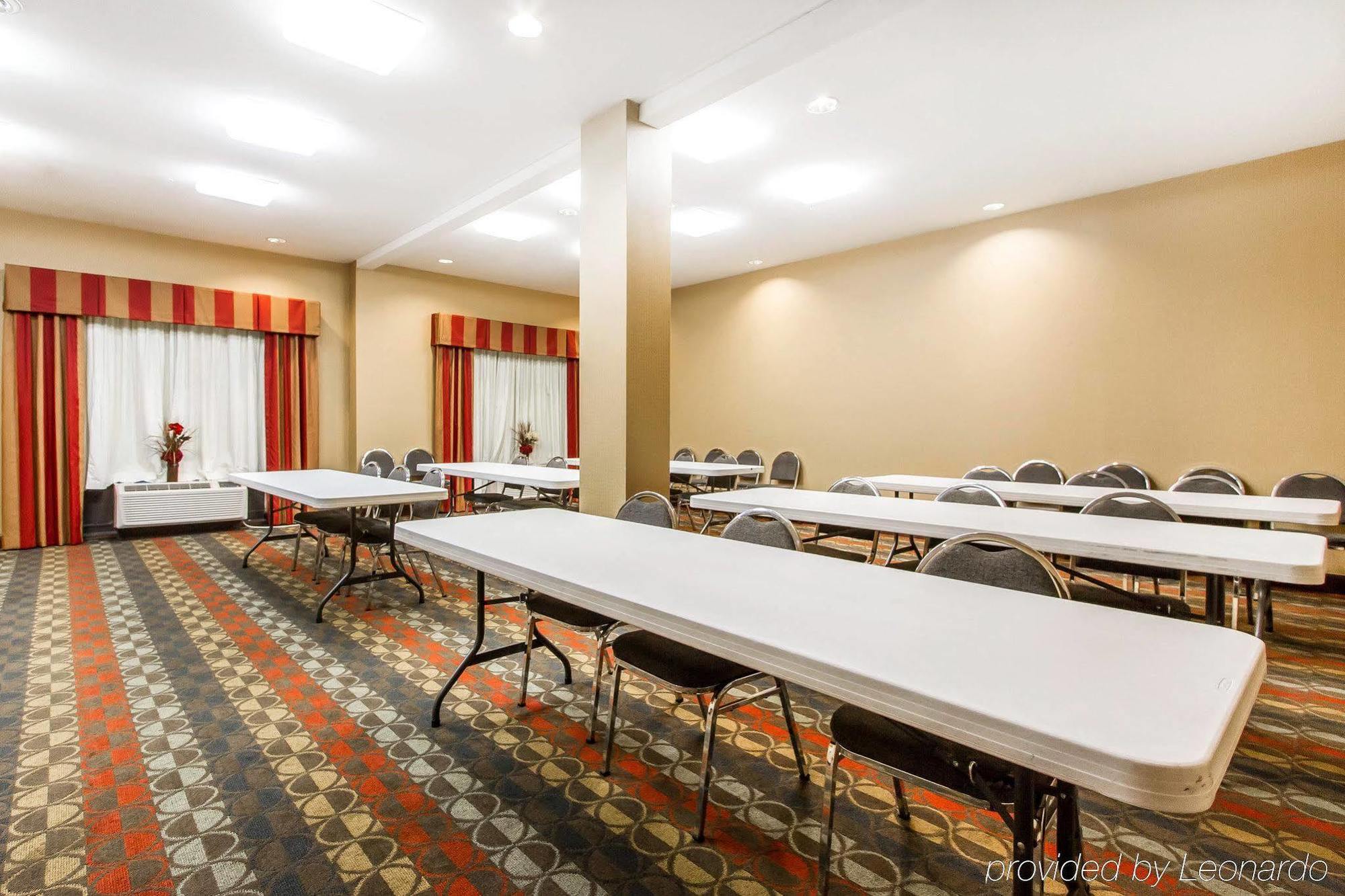 Comfort Suites Airport South Монтгомъри Екстериор снимка